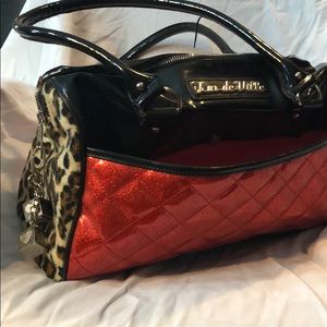 Sparkling red women’s bag
